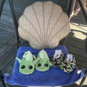 Baby Yoda slipper bundle